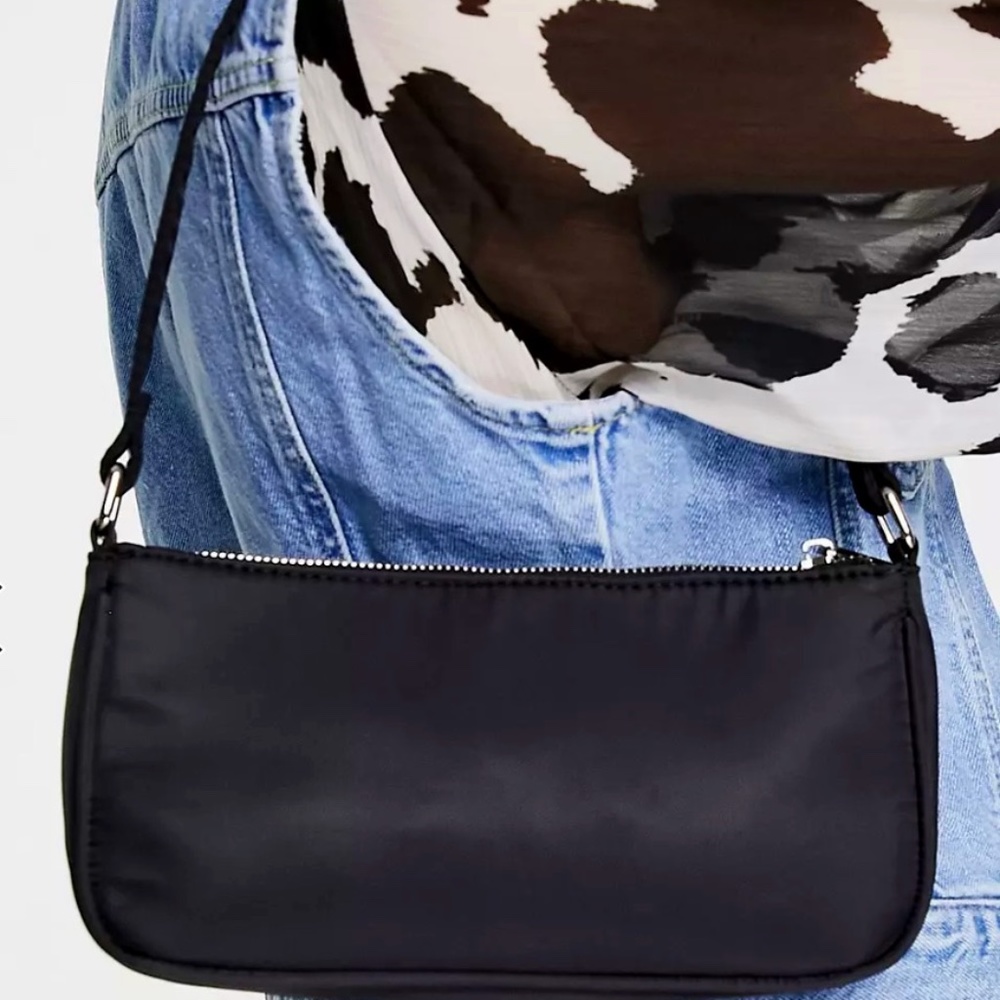 Slim 90s Shoulder Bag in Black Nylon